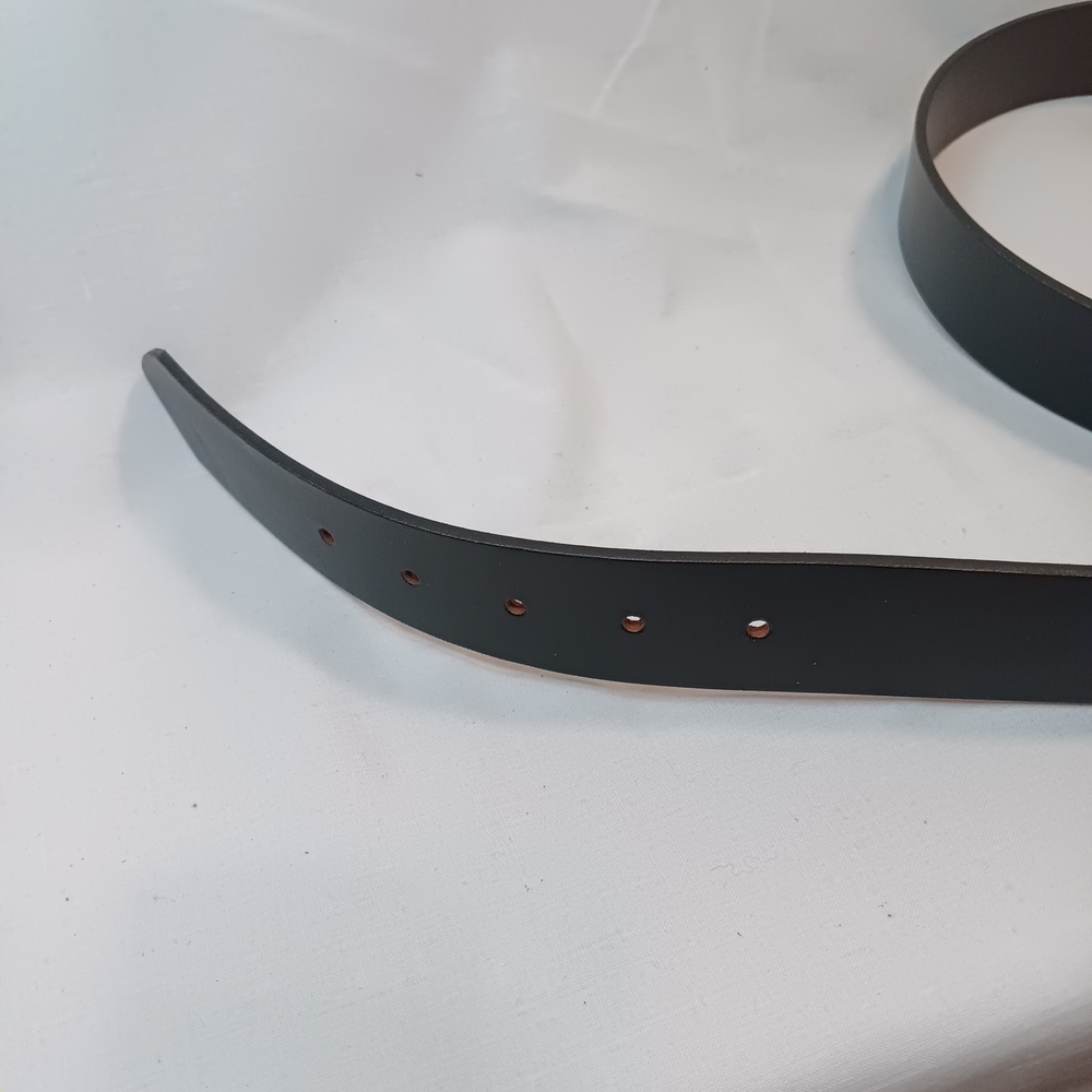 New Elegant Black Belt with Shiny Silver Buckle Size 38 - Picture 3 of 6